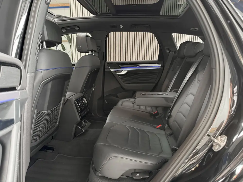 Volkswagen Touareg 3.0 TSi eHybrid 4MOTION R LINE - NACHTZIC uit 2023, foto 8