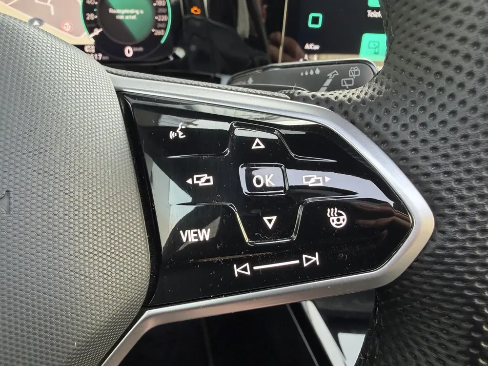 Volkswagen Golf 1.0 eTSI 110kW R-Line DSG | Pano | LED uit 2024, foto 19