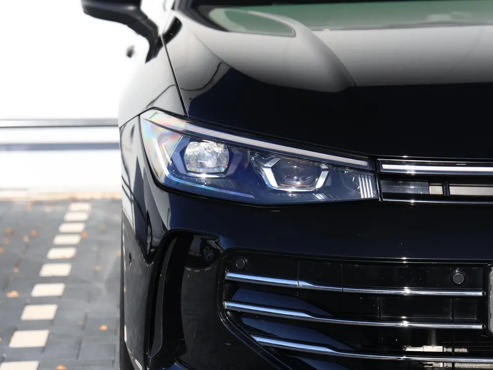 Volkswagen Passat Variant 1.5 eHybrid 272 pk Elegance | Trek uit 2025, foto 14