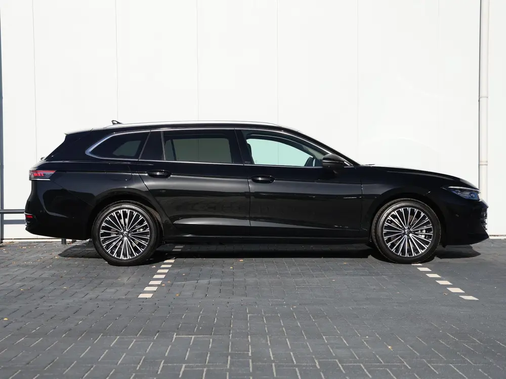 Volkswagen Passat Variant 1.5 eHybrid 272 pk Elegance | Trek uit 2025, foto 2