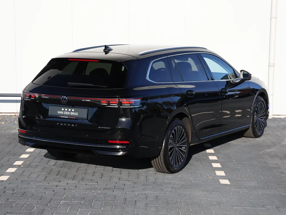 Volkswagen Passat Variant 1.5 eHybrid 272 pk Elegance | Trek uit 2025, foto 5