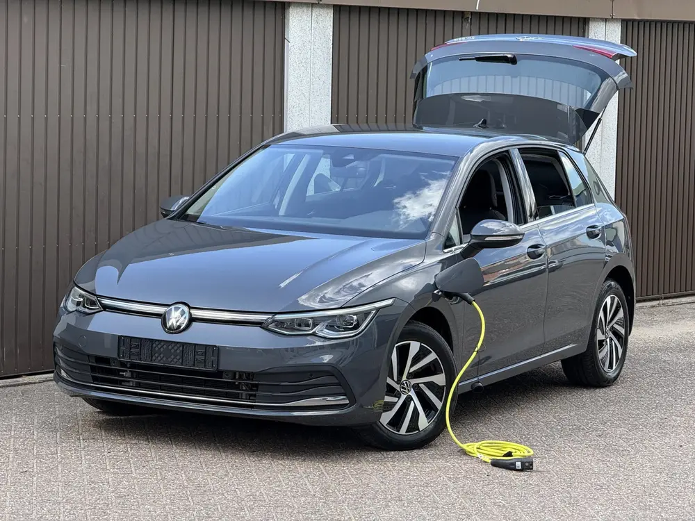 Volkswagen Golf 1.4 eHybrid (bj 2024, automaat) uit 2024