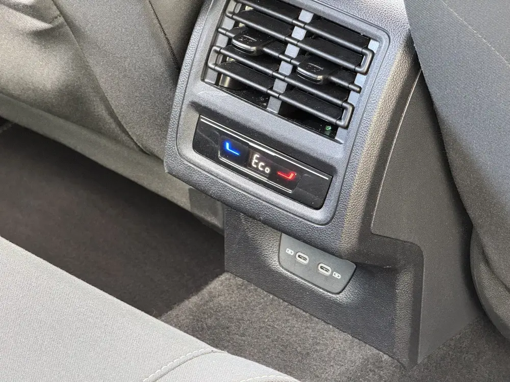 Volkswagen Golf 1.4 eHybrid (bj 2024, automaat) uit 2024, foto 16