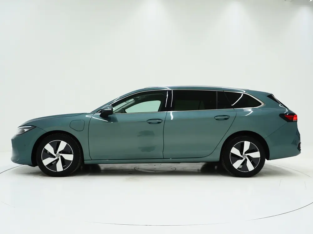 Volkswagen Passat Variant 1.5 eHybrid 204PK | Leder/Alcantar uit 2025, foto 2