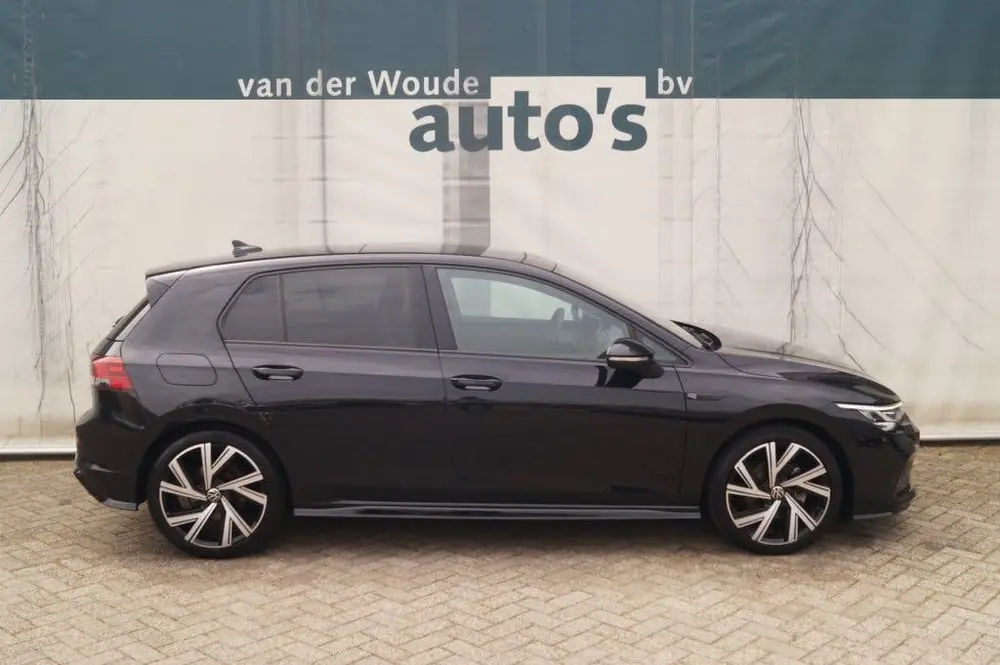 Volkswagen Golf 1.5 TSI 130pk R-Line -PANO-LED-ECC-PDC-NAVI uit 2021, foto 2