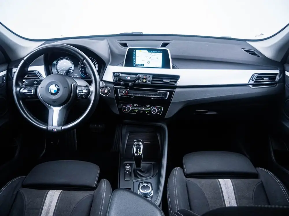 BMW X1 SDrive18i High Executive Edition PDC|Navi + Winterset uit 2019, foto 2