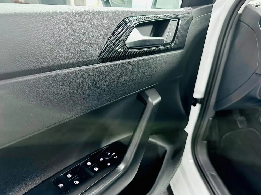Volkswagen Polo PDC - STOELVERWARMING - LANE ASSIST - FRONT uit 2022, foto 11