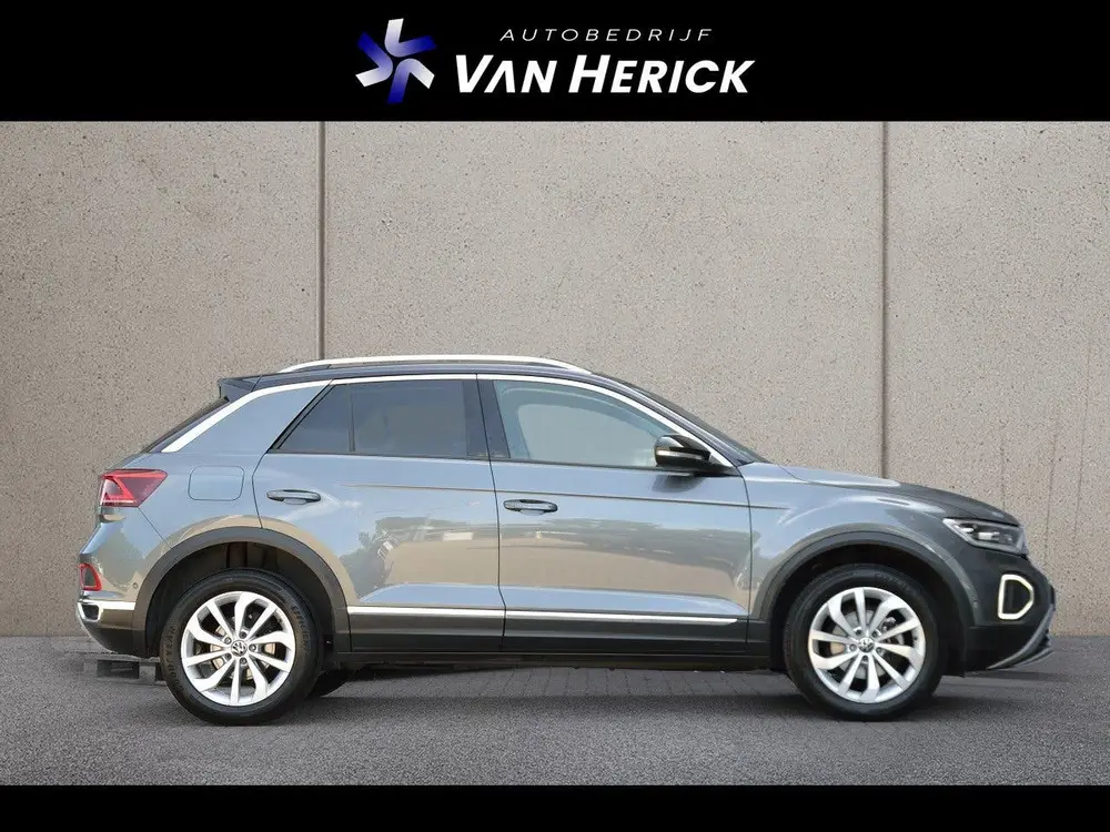 Volkswagen T-Roc 1.5 TSI Style 150PK Automaat | IQ Light | A uit 2022, foto 3