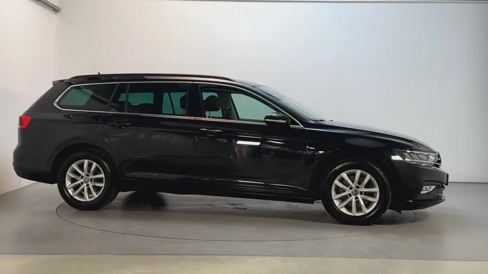 Volkswagen Passat Variant 1.5 TSI 150pk DSG Business Navigat uit 2021, foto 12