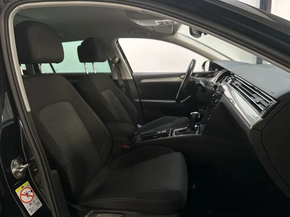 Volkswagen Passat Variant 1.5 TSI 150pk DSG Business Navigat uit 2021, foto 5