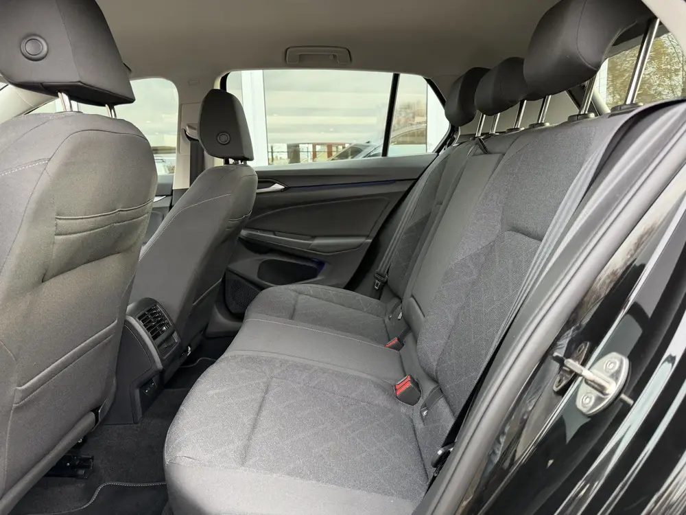 Volkswagen Golf 1.0 TSI Life | Camera | Dodehoek | ACC uit 2024, foto 9