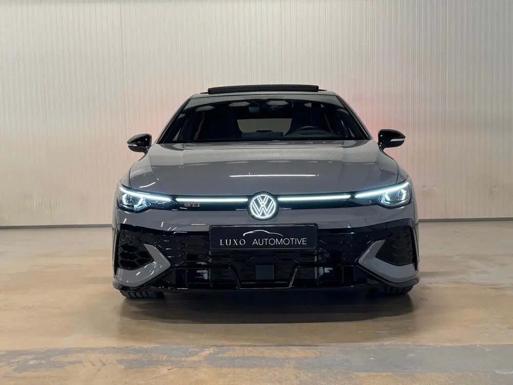 Volkswagen Golf 2.0 TSI GTI Clubsport| HUD | IQ LIGHTS | PAN uit 2025, foto 4