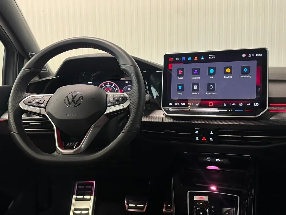 Volkswagen Golf 2.0 TSI GTI Clubsport| HUD | IQ LIGHTS | PAN uit 2025, foto 8