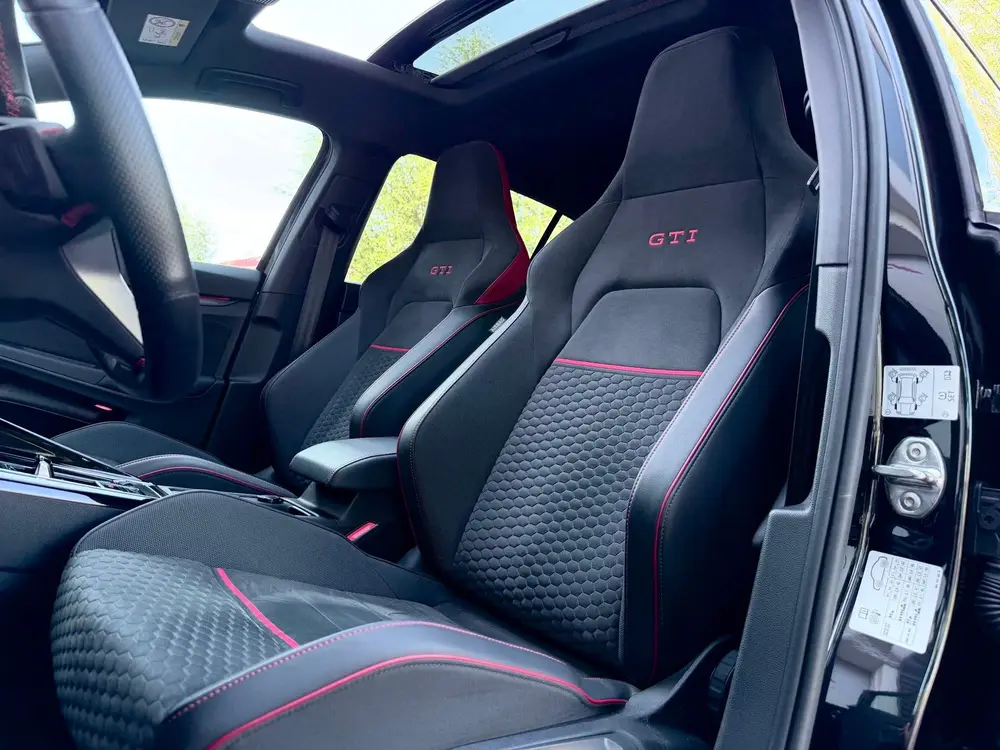Volkswagen Golf 2.0 TSI GTI Clubsport Akra/HuD/Pano/H&K uit 2023, foto 15
