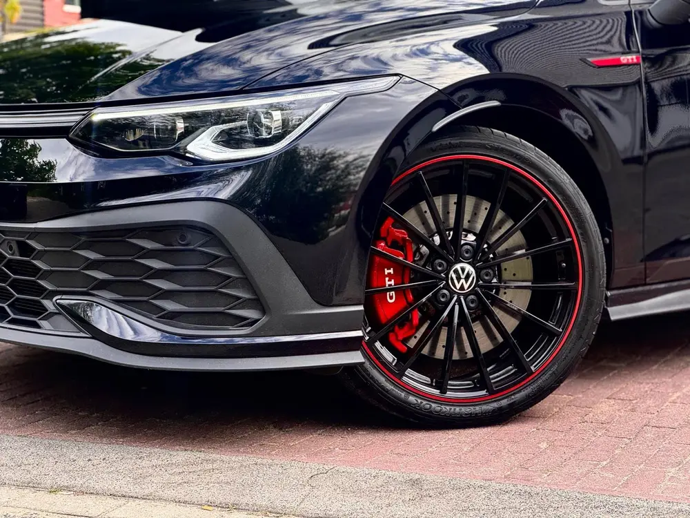 Volkswagen Golf 2.0 TSI GTI Clubsport Akra/HuD/Pano/H&K uit 2023, foto 2