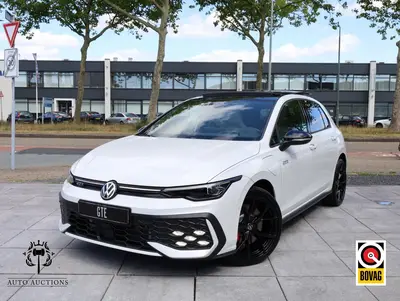 Volkswagen Golf GTE 1.5 eHybrid 272PK | Panodak | Leer | Bla uit 2025