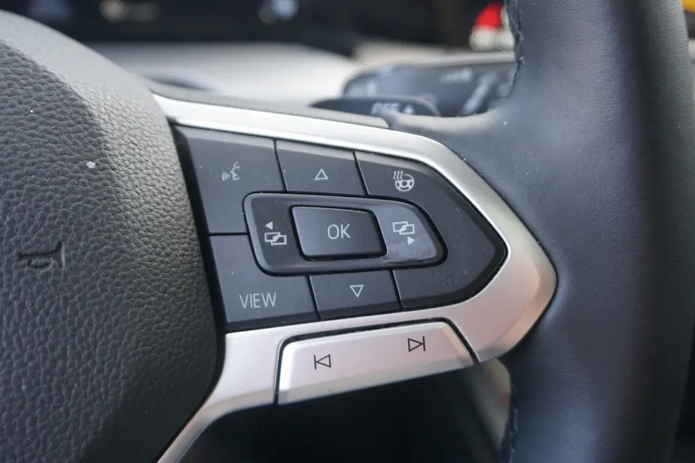Volkswagen Golf 1.0 eTSI DSG | PANO DAK | IQ LIGHT LED | TRE uit 2021, foto 16