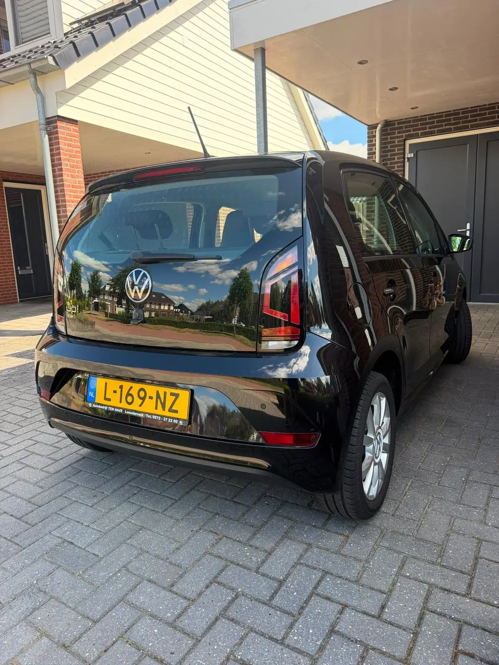 Volkswagen Up! 1.0 5-deurs -2021-Zwart -Camera uit 2021, foto 5