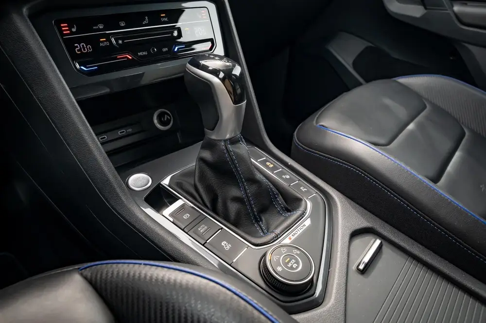 Volkswagen Tiguan R 2.0 tsi 75 edition/Akra/Pano/320 pk uit 2021, foto 18