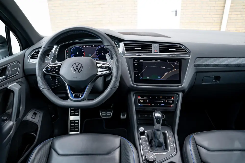 Volkswagen Tiguan R 2.0 tsi 75 edition/Akra/Pano/320 pk uit 2021, foto 19