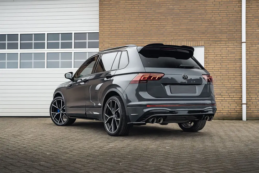 Volkswagen Tiguan R 2.0 tsi 75 edition/Akra/Pano/320 pk uit 2021, foto 2