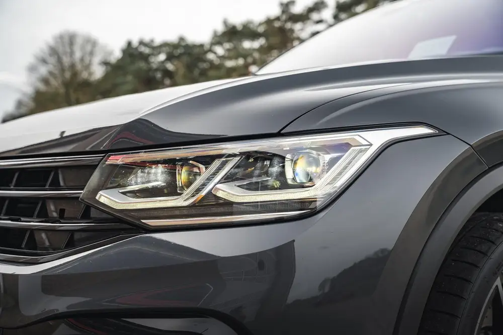 Volkswagen Tiguan R 2.0 tsi 75 edition/Akra/Pano/320 pk uit 2021, foto 6
