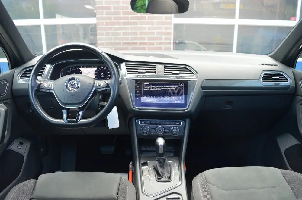 Volkswagen Tiguan 1.5 TSI R-Line | AUT - PANODAK - DYNAUDIO uit 2020, foto 12