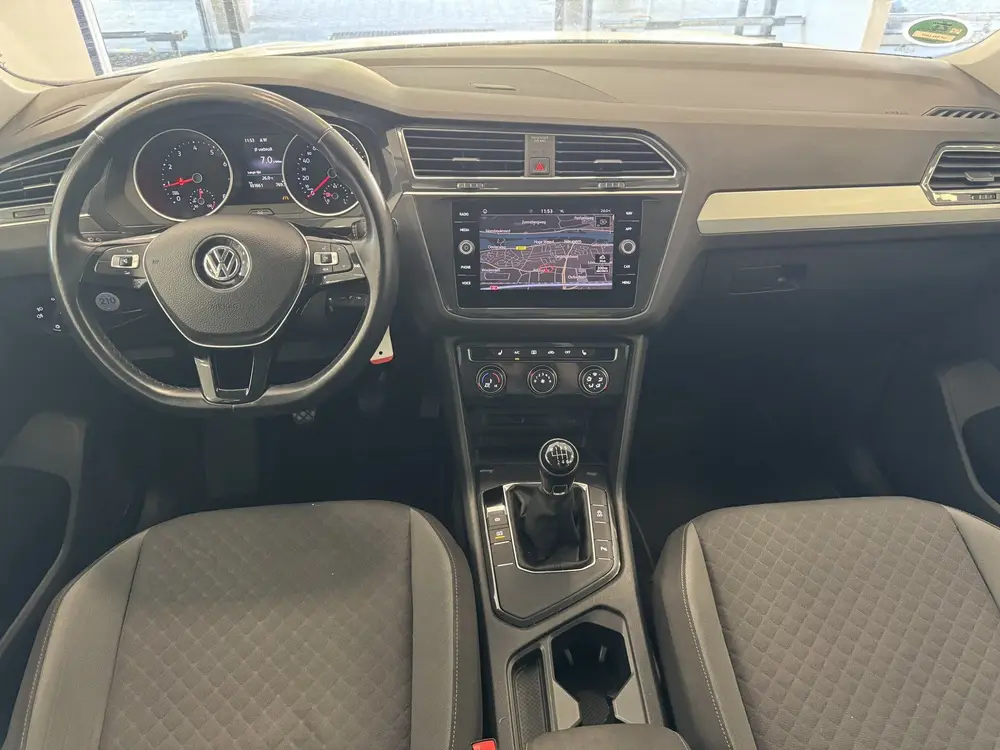 Volkswagen Tiguan 1.5 TSI R-LINE / DEALER O.H / FULL LED / N uit 2019, foto 2