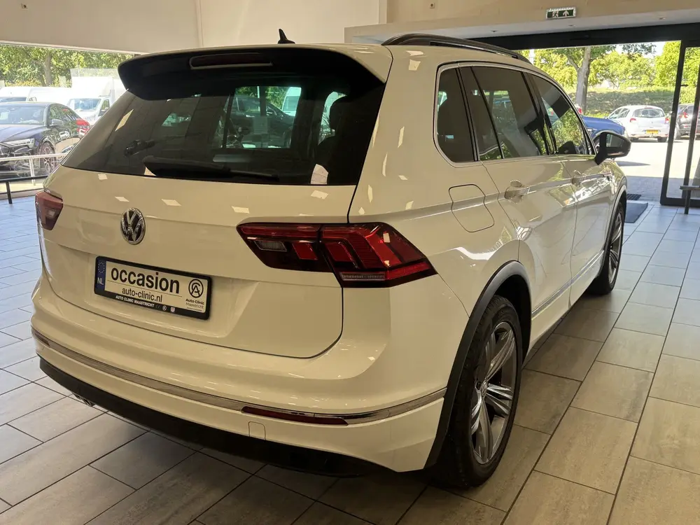 Volkswagen Tiguan 1.5 TSI R-LINE / DEALER O.H / FULL LED / N uit 2019, foto 4