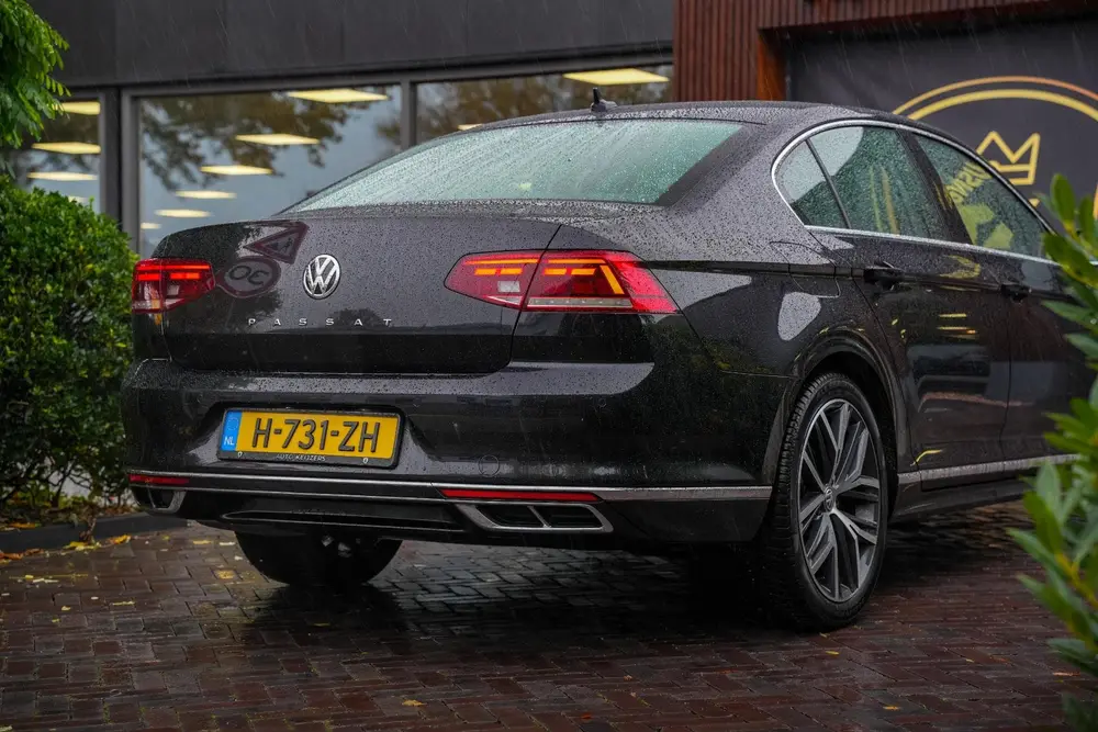 Volkswagen Passat 1.5 TSI Elegance Business R Leer Navi uit 2019, foto 11