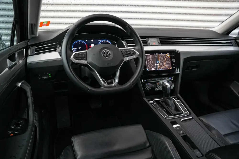 Volkswagen Passat 1.5 TSI Elegance Business R Leer Navi uit 2019, foto 4