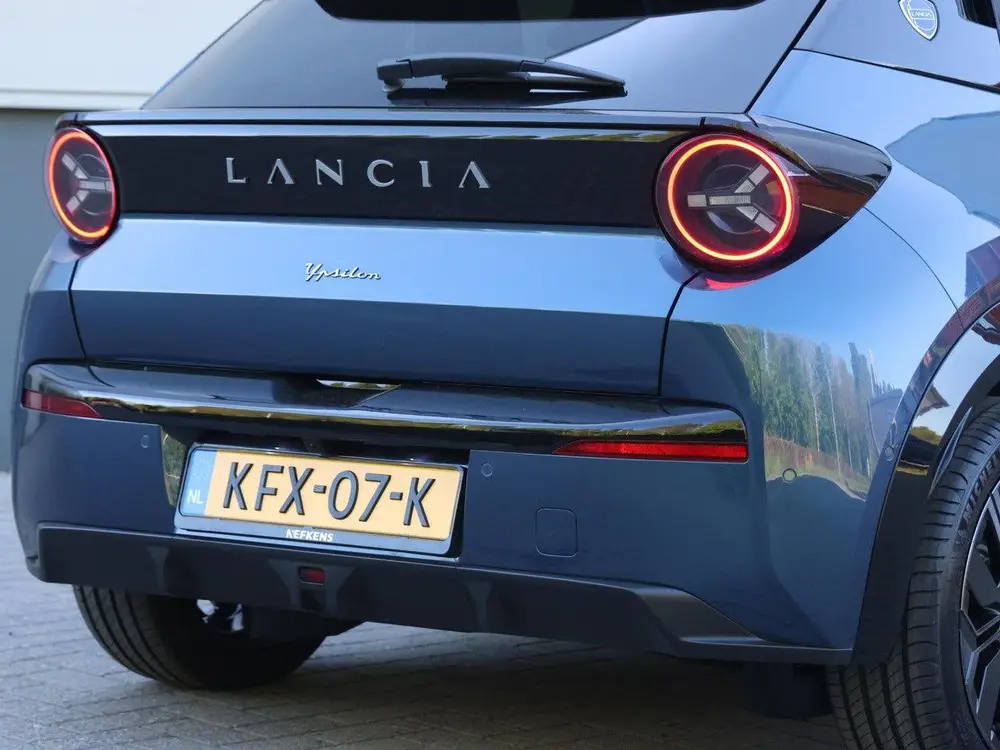 Lancia Ypsilon Edizione Limitata Blu 51 kWh | Navigatie | El uit 2026, foto 6