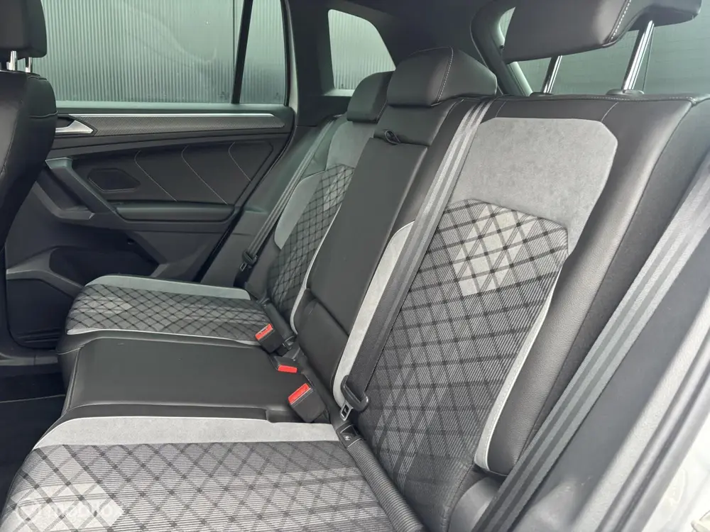 Volkswagen Tiguan 1.4 TSI eHybrid R-Line Business+ uit 2021, foto 11