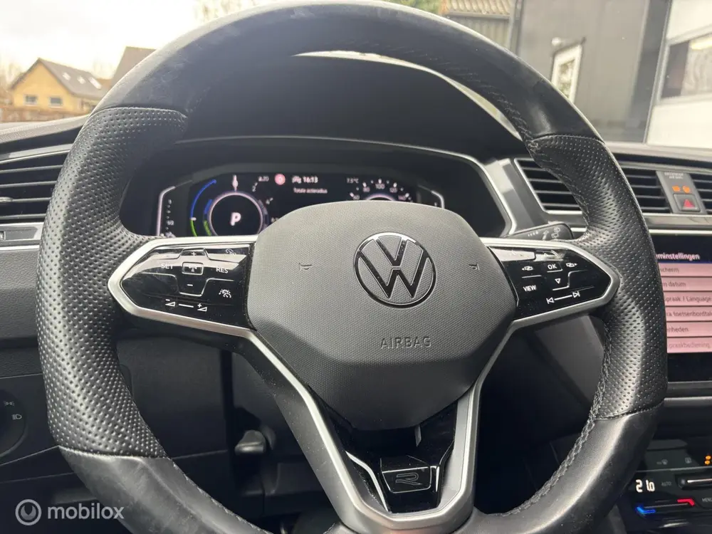 Volkswagen Tiguan 1.4 TSI eHybrid R-Line Business+ uit 2021, foto 17