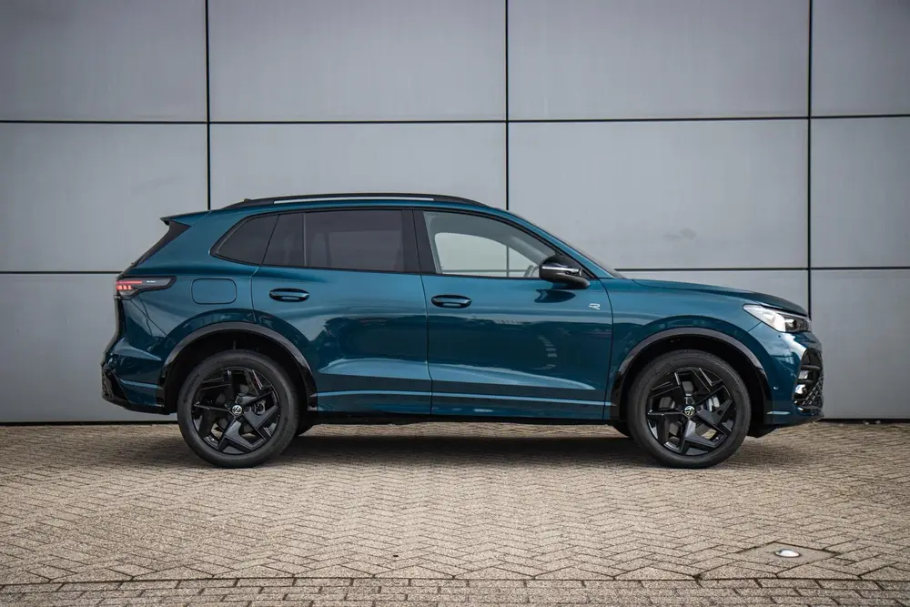 Volkswagen Tiguan 1.5 eHybrid 204pk R-Line Edition | Black S uit 2025, foto 3