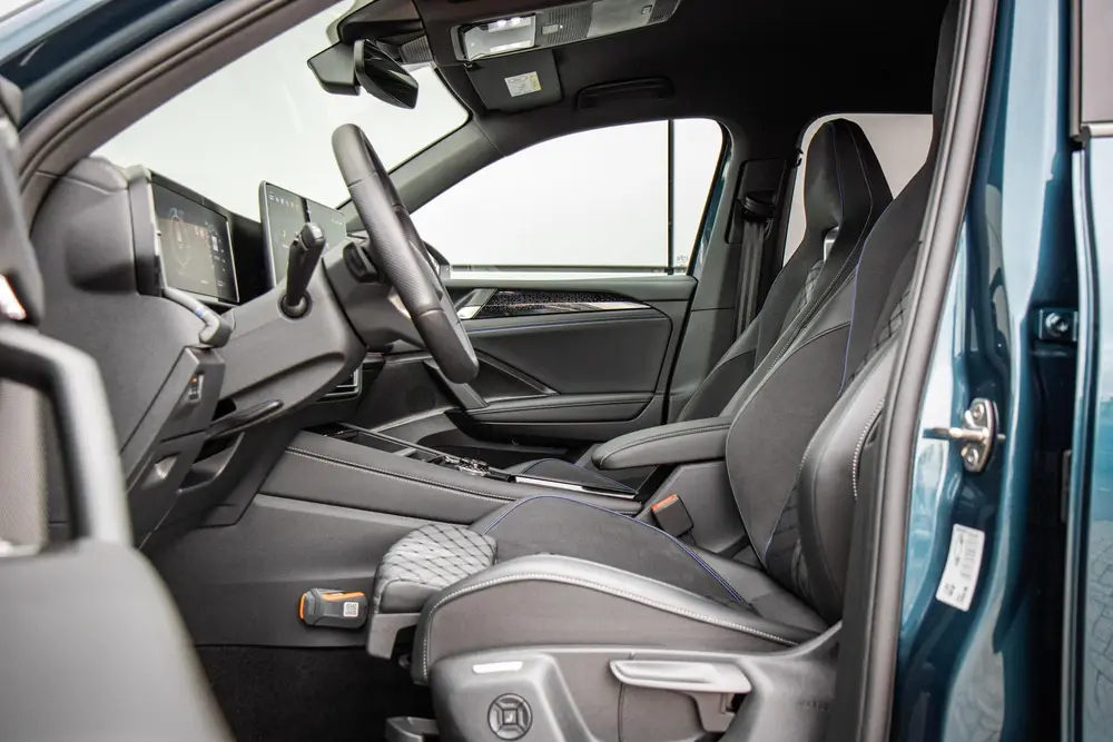 Volkswagen Tiguan 1.5 eHybrid 204pk R-Line Edition | Black S uit 2025, foto 4