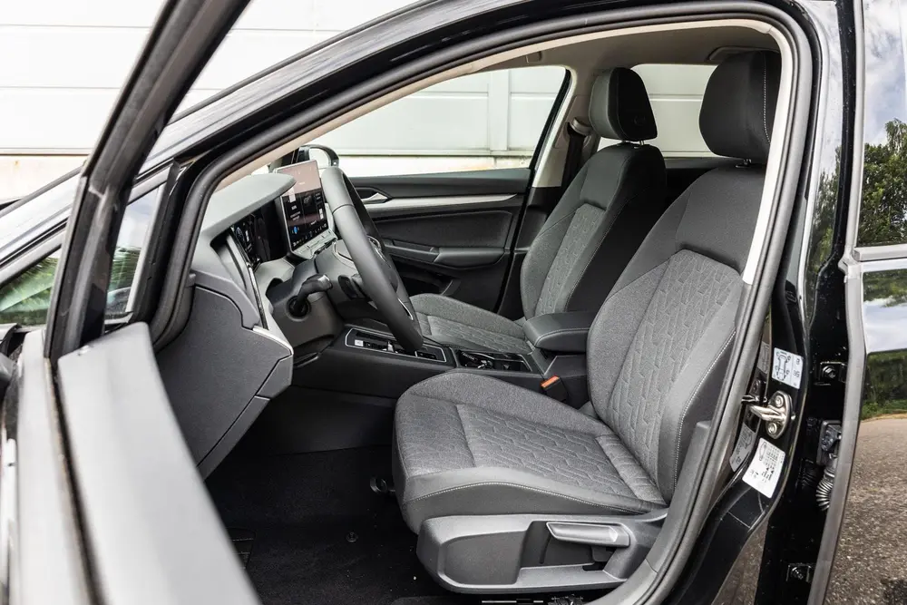 Volkswagen Golf 1.5 eHybrid 204pk Life Edition | Trekhaak We uit 2026, foto 4