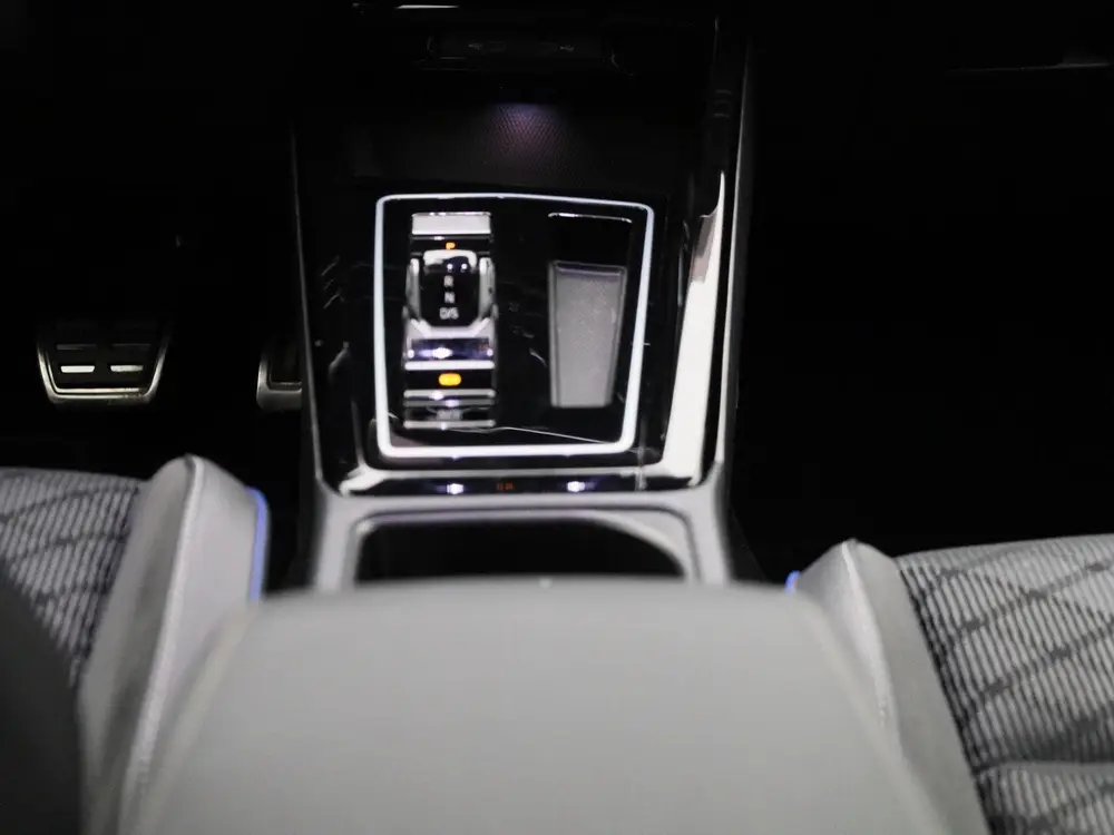 Volkswagen Golf 1.5 eTSI R-Line Edition 150 PK| Stoelverwarm uit 2025, foto 10