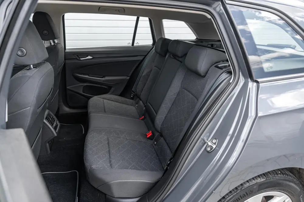 Volkswagen Golf Variant 1.0 eTSI 110pk DSG Life | Navigatie uit 2022, foto 18