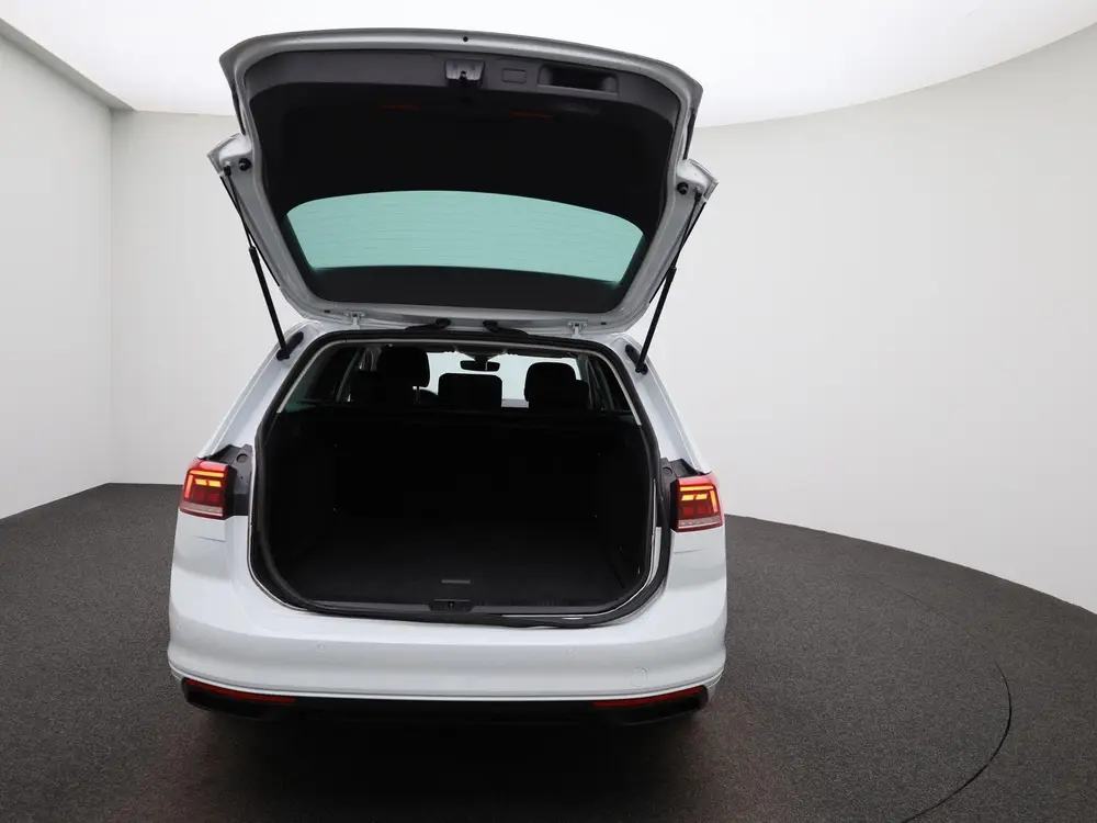 Volkswagen Passat Variant 2.0 TDI Business | TREKHAAK | ADAP uit 2022, foto 11