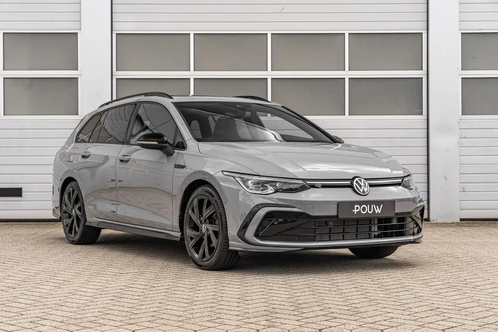 Volkswagen Golf Variant 1.5 eTSI 150pk DSG R-Line | Panorama uit 2023, foto 10