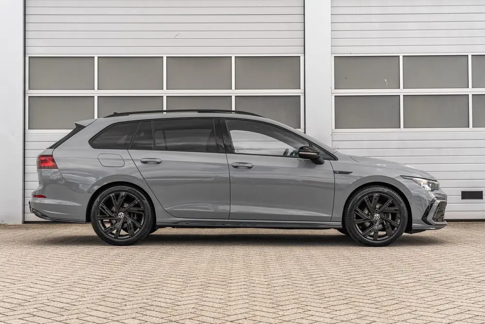 Volkswagen Golf Variant 1.5 eTSI 150pk DSG R-Line | Panorama uit 2023, foto 3