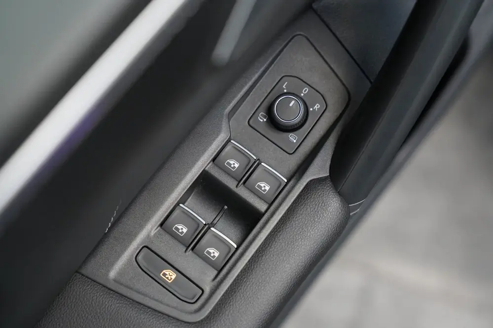 Volkswagen Tiguan 1.4 TSI eHybrid R-Line Business+ 360 Camer uit 2023, foto 11
