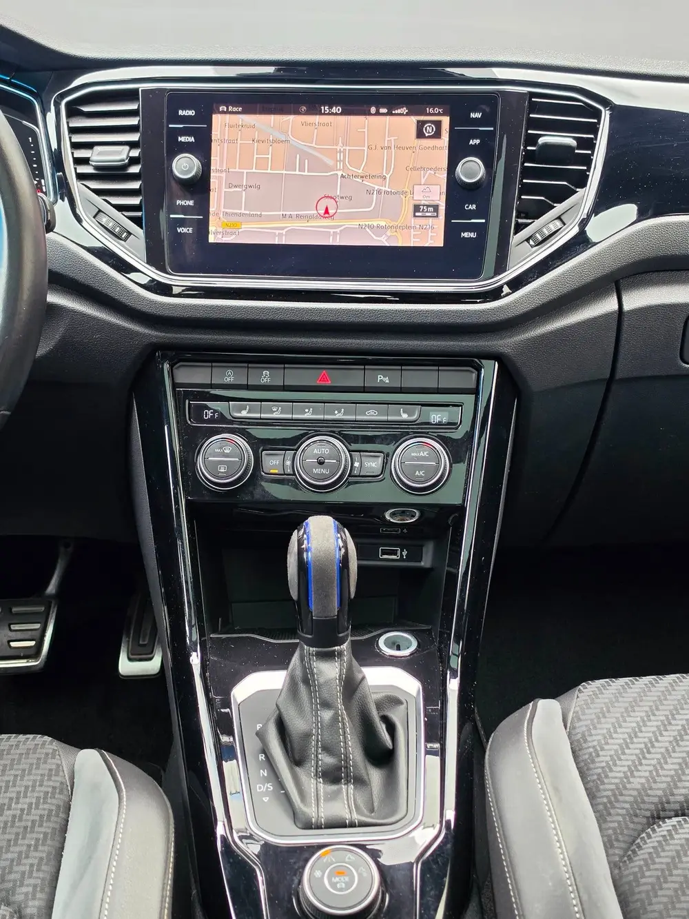 Volkswagen T-ROC 2.0 TSI 4Motion R PANO/DIGITAL DASH/STOEL V uit 2020, foto 18