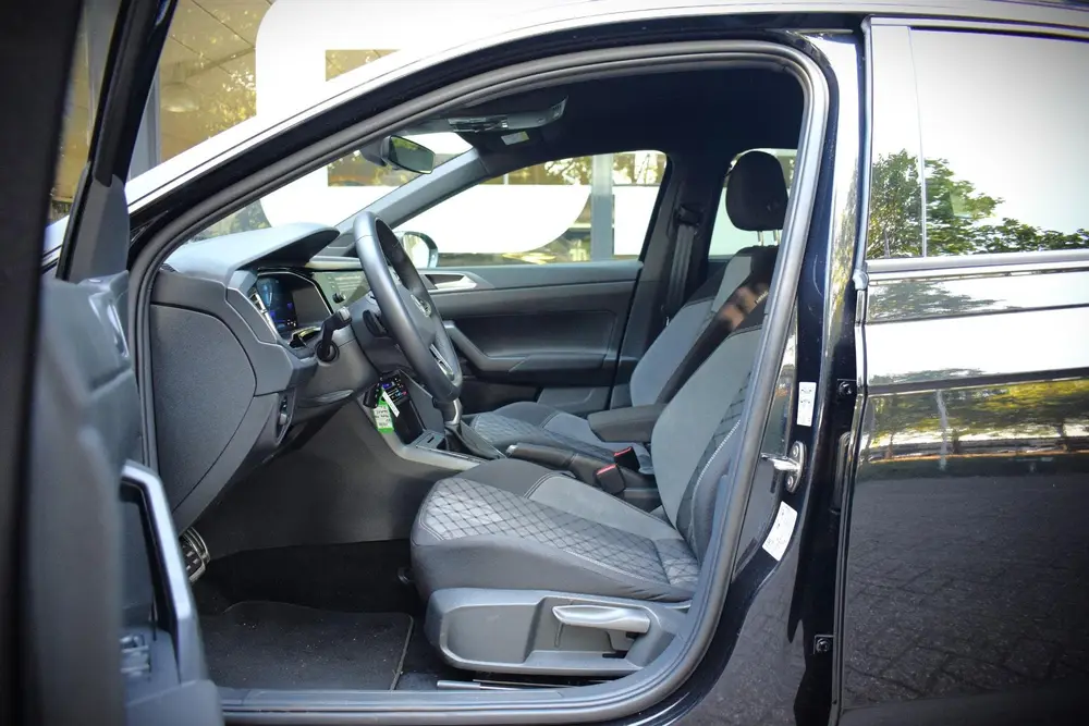 Volkswagen Taigo 1.0 TSI R-Line DSG IQ|NAVIGATIE|CARPLAY uit 2025, foto 4