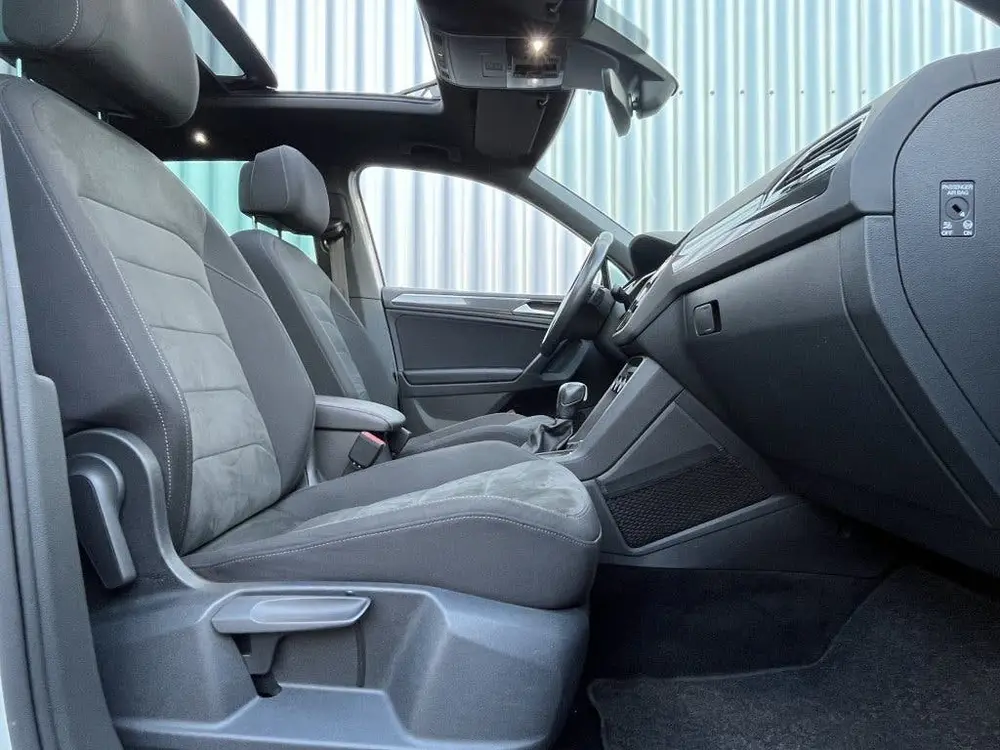 Volkswagen Tiguan 1.5 TSI Highline Business R | Panorama Dak uit 2020, foto 17