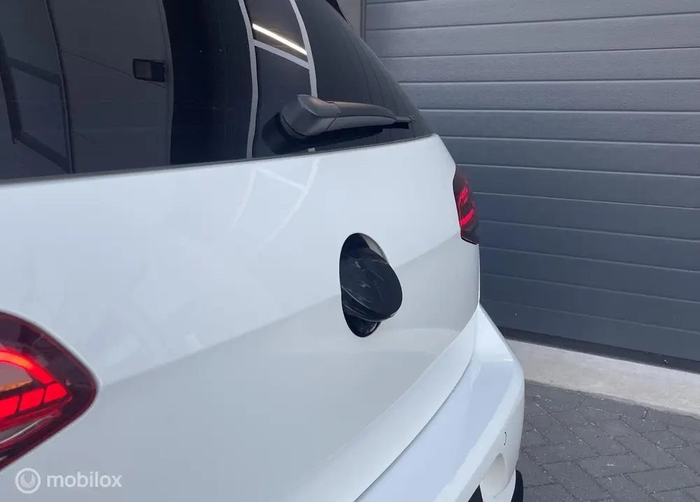 Volkswagen Golf 2.0 TSI GTI DSG Performance 245PK uit 2020, foto 19