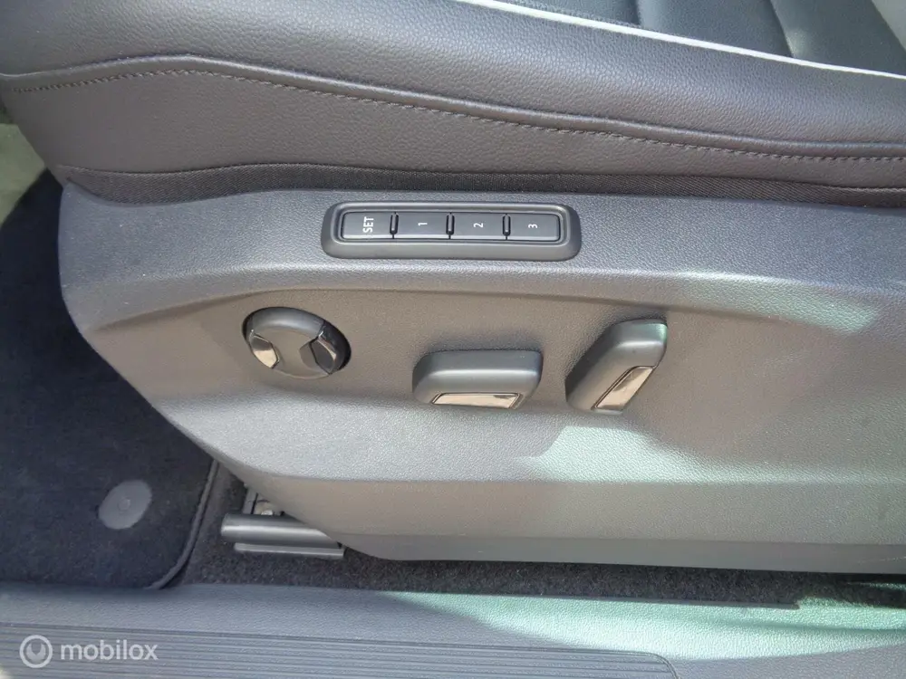 Volkswagen Tiguan 1.5 TSI Elegance/Airco/Navi/Panorama/Virtu uit 2021, foto 12