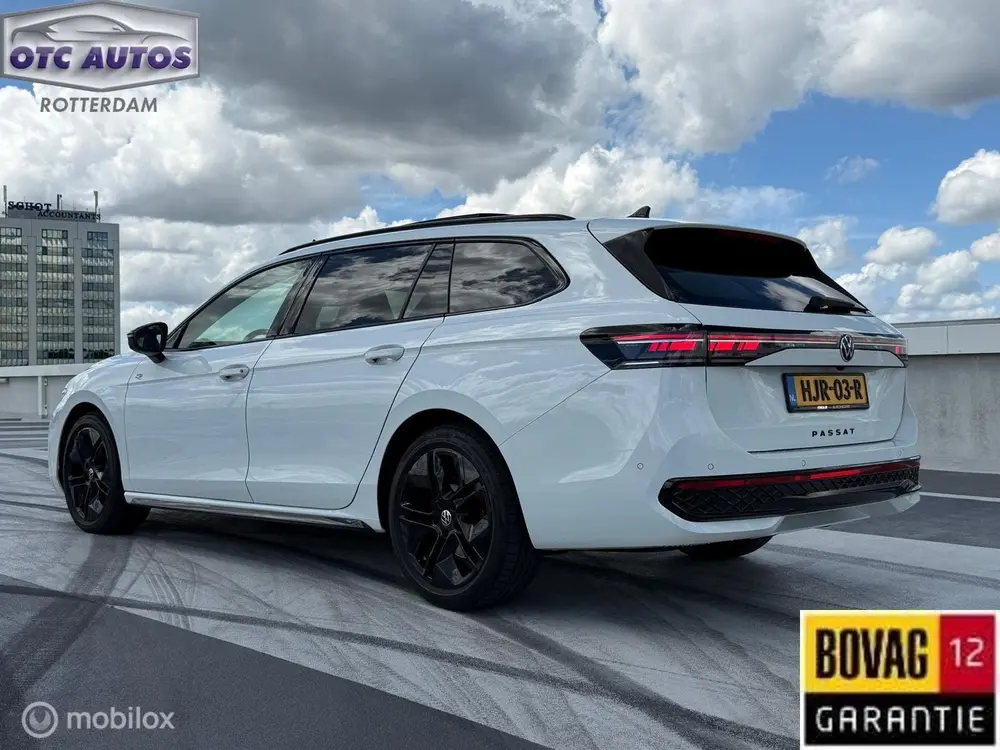 Volkswagen Passat Variant 2.0 TDI R-Line Business Panoramada uit 2024, foto 7