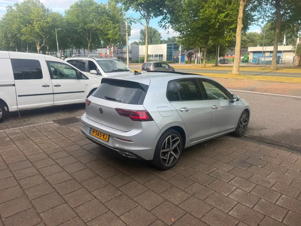 Volkswagen Golf 1.5 eTSI Style bj 2020 automaat pano uit 2020, foto 3
